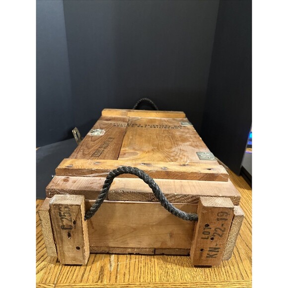 1969 Wooden Crate  Ammunition For Cannon With Explosive Projectiles w/handles - Picture 4 of 9